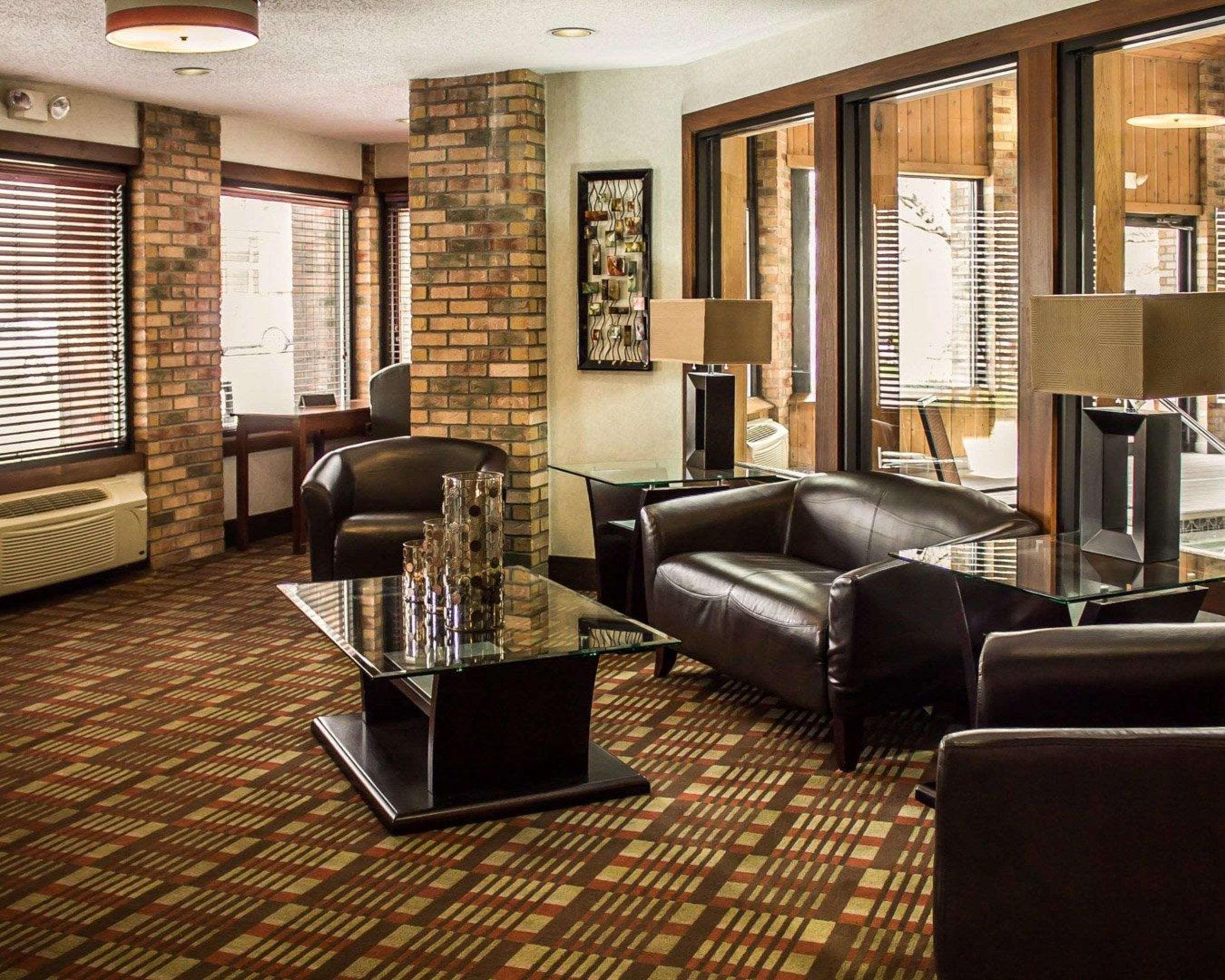 Quality Inn East Liverpool Exterior photo